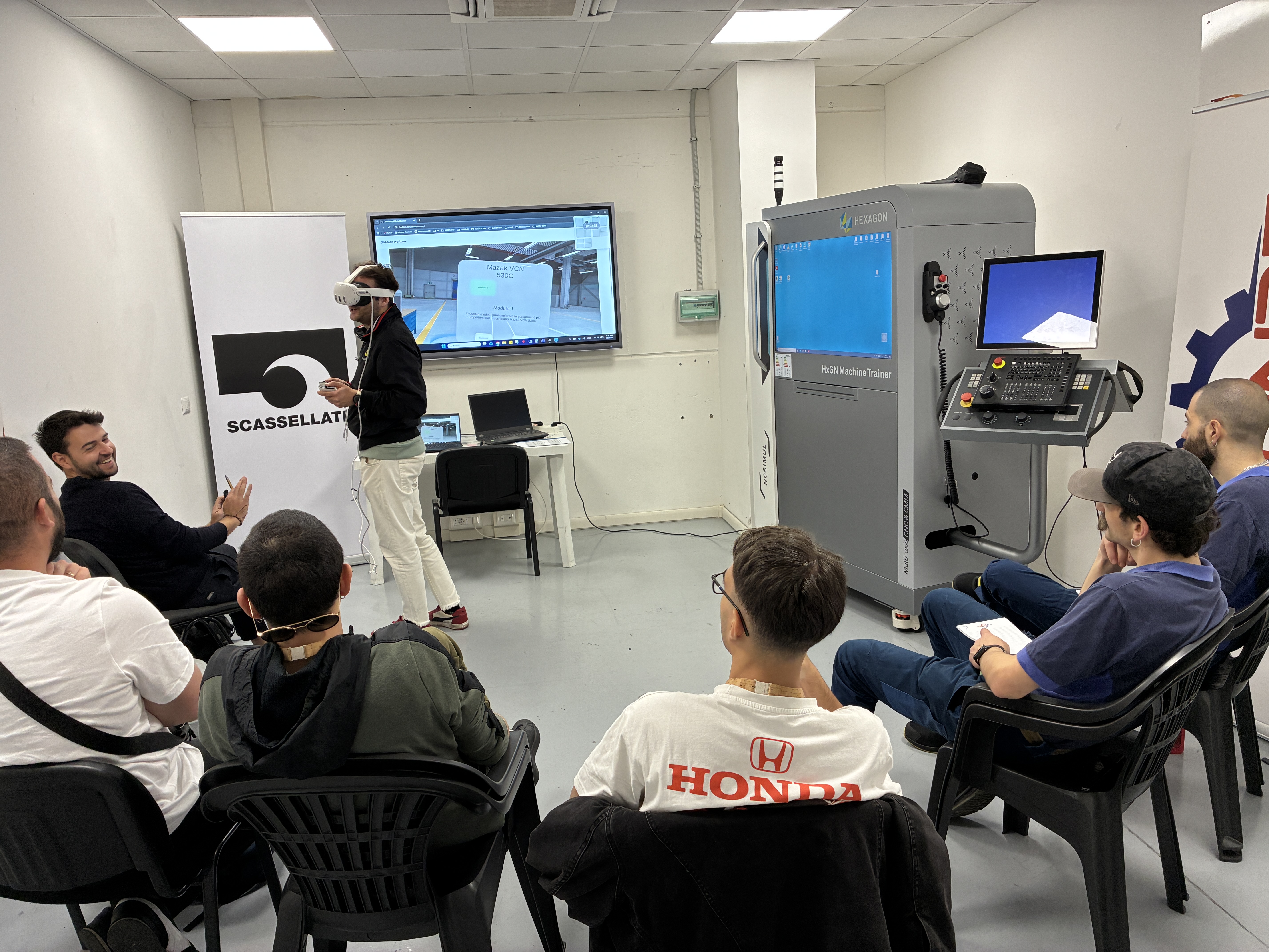 Formazione ELIS con visore VR su simulatore CNC